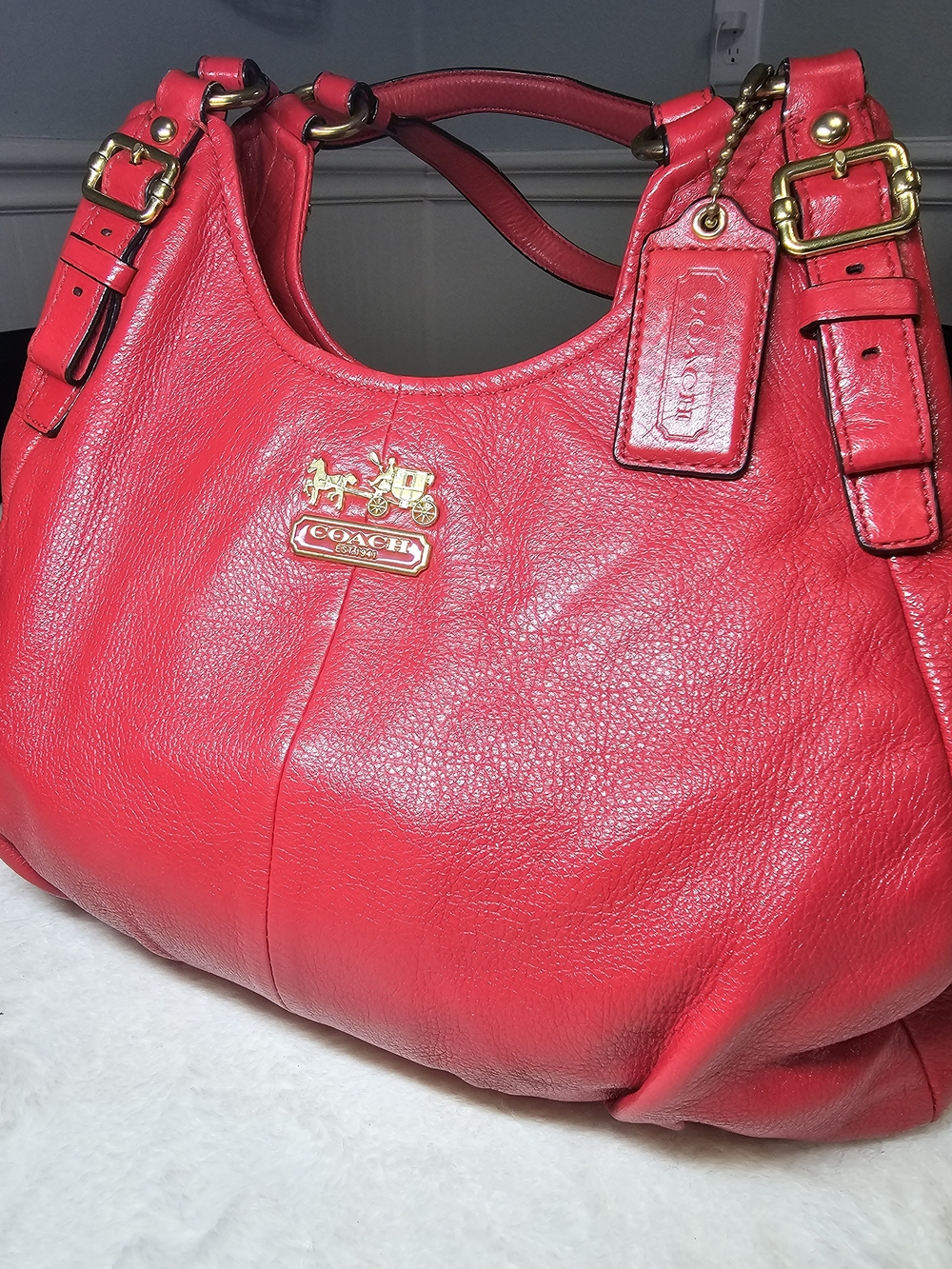 Coach Red Leather Hobo Bag with Gold Hardware - Picture 2 of 8